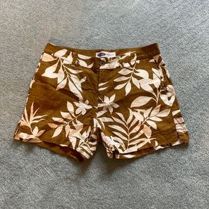 Canvas, patterned shorts